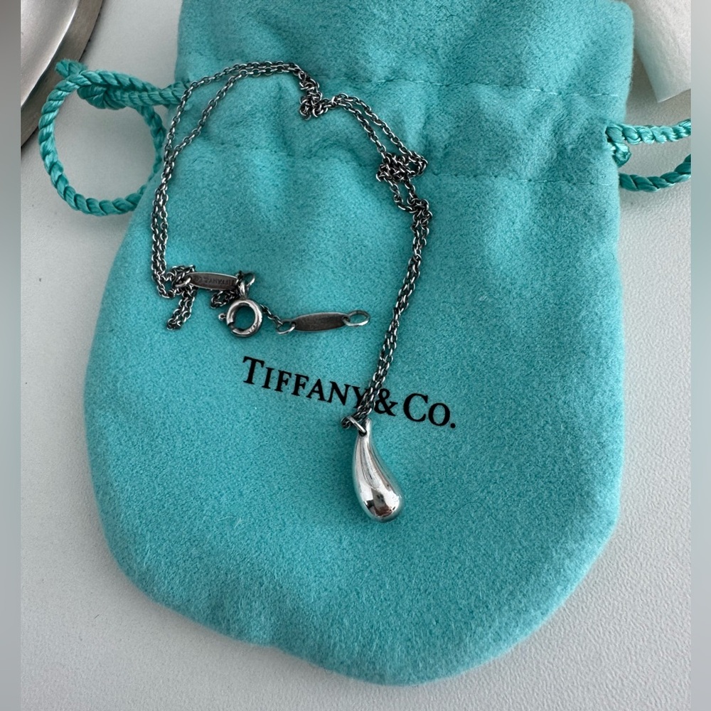 Tiffany & Co. Silver Teardrop Pendant Necklace